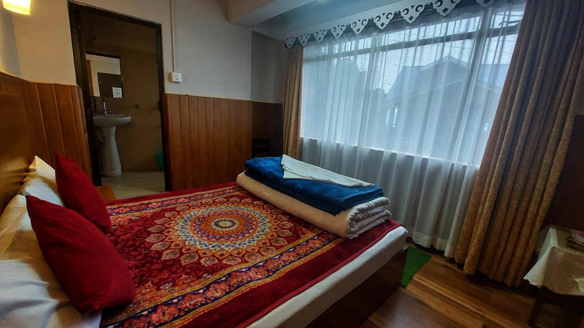 Indivar Homestay Дарджилінг Екстер'єр фото